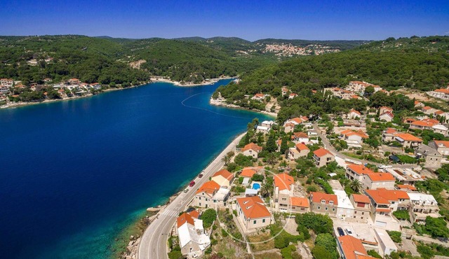 Villa Mir Vami near the beach, private pool, Sumartin, Brac Island