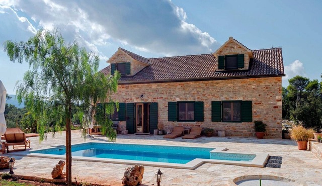 Villa Miranda, (15172), Stari Grad, hr