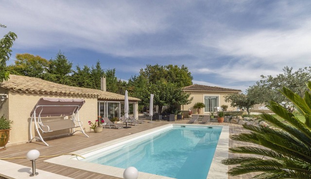 Villa Mireillo - Cozy villa with private pool for 6p at only 200m from the Provencal village of Noves