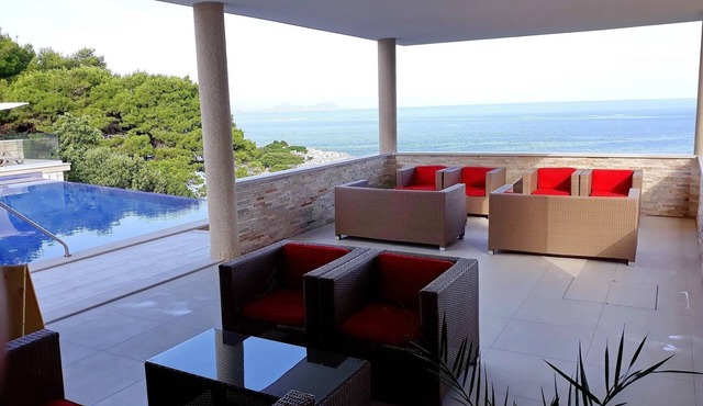 Villa Mirosa-Quadruple Room with Terrace (1)