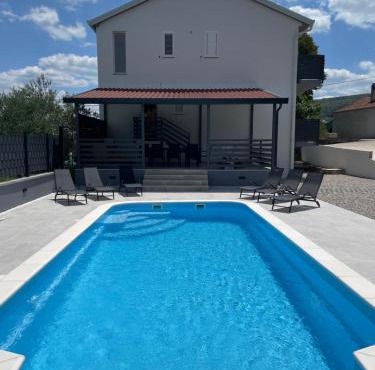 Villa Mirta