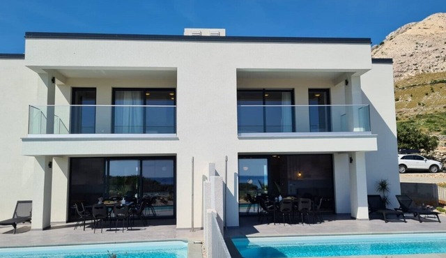 Villa mit Herrlichem Panoramablick, Ruhige Lage, Familienfreundlich, Pool
