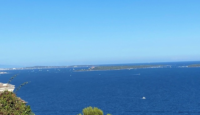 Villa mit Panorameblick aufs Meer