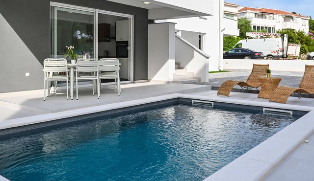 Villa mit privatem Pool für 20 Personen by Interhome
