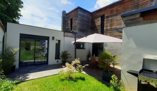 Villa Moderne Nichée au Cœur des Mont D'or, 120 m2 3 Chambres/6 Personnes