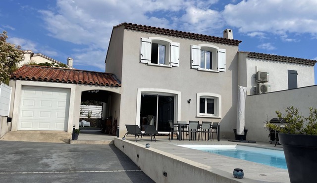 Villa Moderne Avec Piscine, au Calme, Proche des Plages