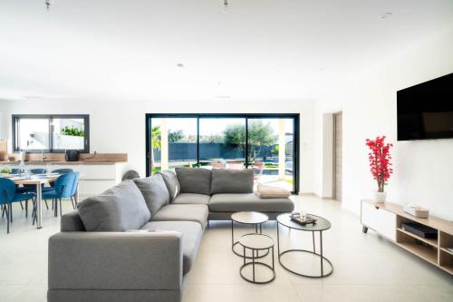 Villa moderne avec piscine