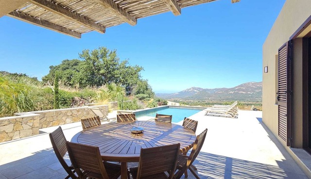 VILLA MODERNE EN CORSE - Sea and mountain views, swimming pool, pool house