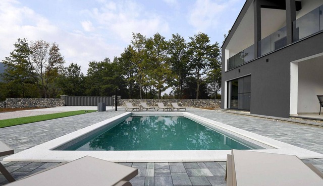 Villa Mona is located in Gra.