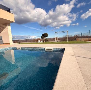 Villa Monte Vinea-Luxury Villa with amazing heated pool