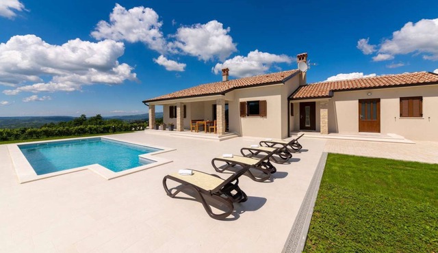 Villa Monti Draguć, Pazin
