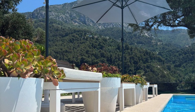 Villa Monti. Luxury Villa, Private Pool, Fully Air Conditioned Bedrooms