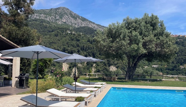 Villa Monti: Special Offer May 2026. Luxury Villa, Large Pool, Air Con