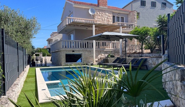 Villa Moreta with heated pool, Sauna, Hot-tub
