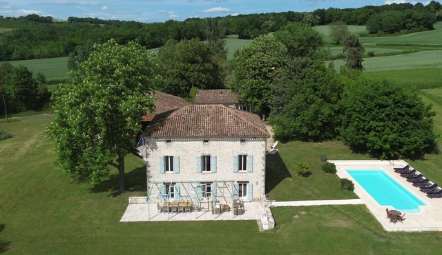 Villa Moundo - Charming private holiday home with pool