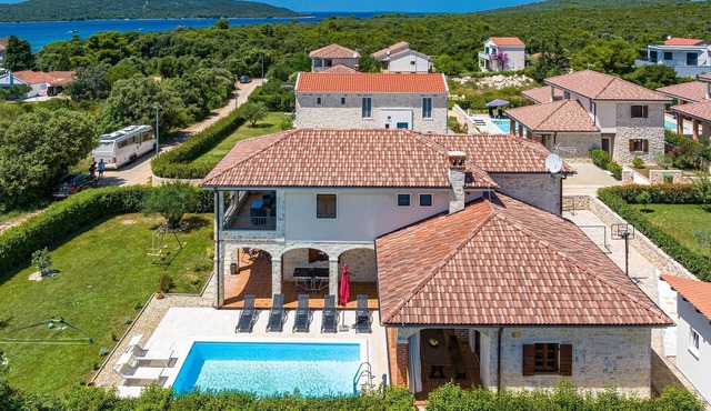 Villa Muline - with outdoor pool