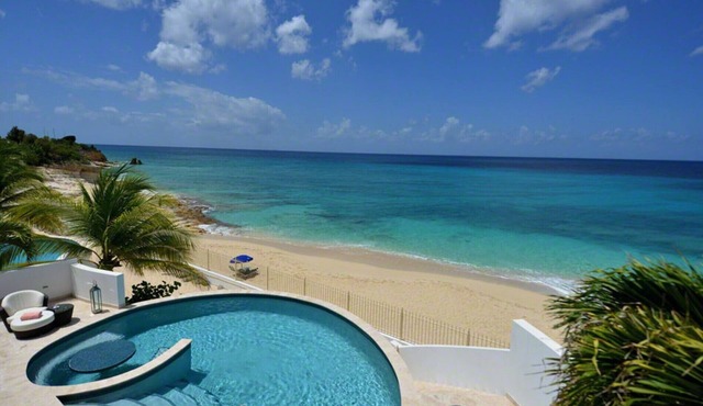 VILLA MUMBAI ST MARTIN - Luxury 3 Bedroom Beach Front Villa Located in Cupecoy