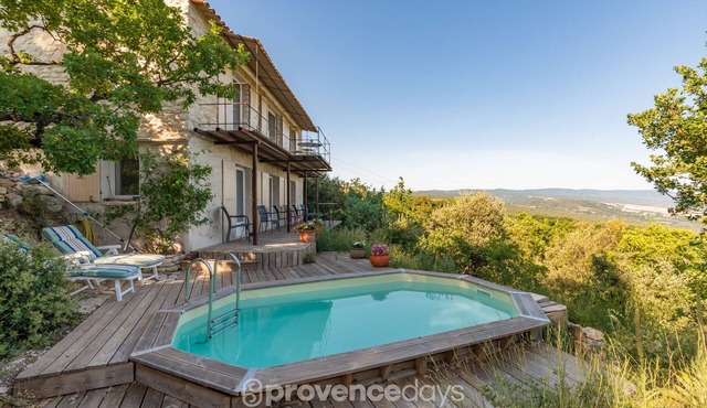 Villa Murs - 3 bed Stone villa, views of Luberon valley, pool, walk to village.