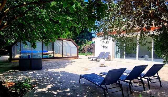 Villa Muscat, authentic charm in the heart of town/beaches 3 kilometers