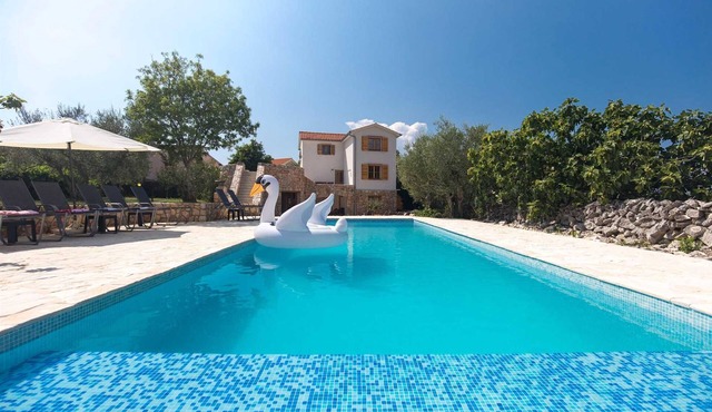 Villa Nadia with private pool and grill