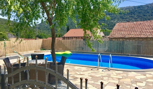 Villa Napa in the heart of wine roads