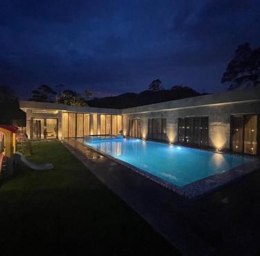 Villa Narqes - Elegant Family Retreat Villa