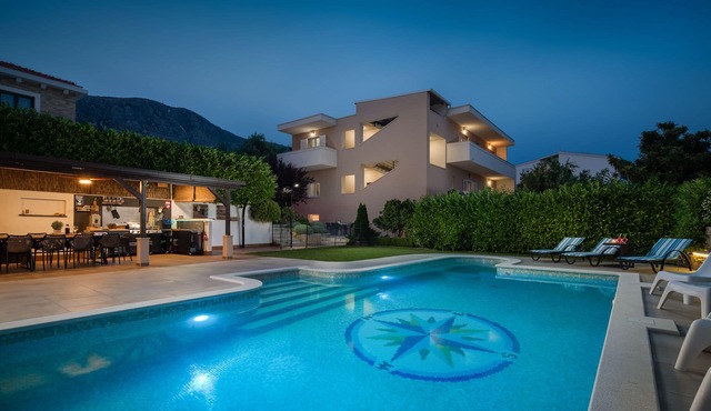 Villa Nautica - 7 bedrooms with heated swimming pool and children playground