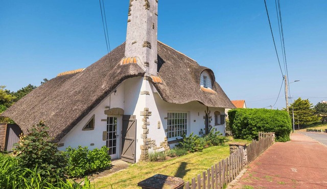 Villa near center and beach, pets allowed, parking available