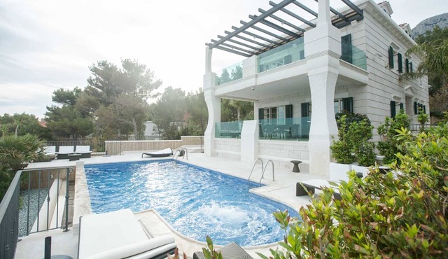 Villa Nedilja WaterFront - 5 Bedroom Villa - Sauna and Spa Room - Gym - Jacuzzi