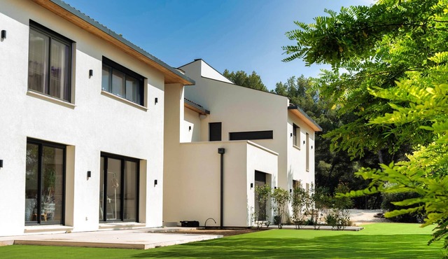 Villa near Aix, swimming pool, cinema and fitness room