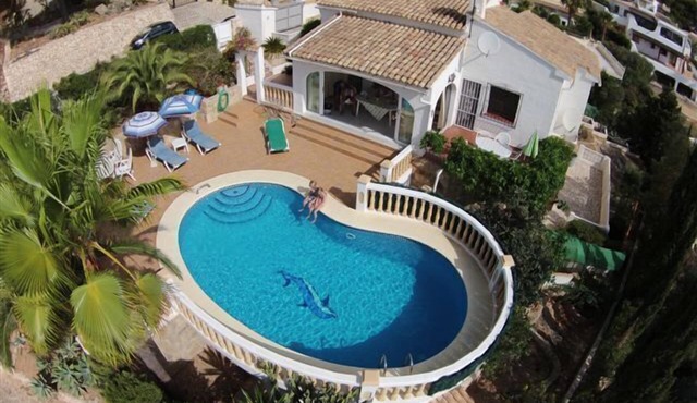 Villa near beach, pool,sea view, AC, garden, internet, smart TV, winter lets