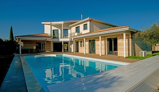 Villa near Bordeaux - swimming pool - ideal for telecommuting or vacation