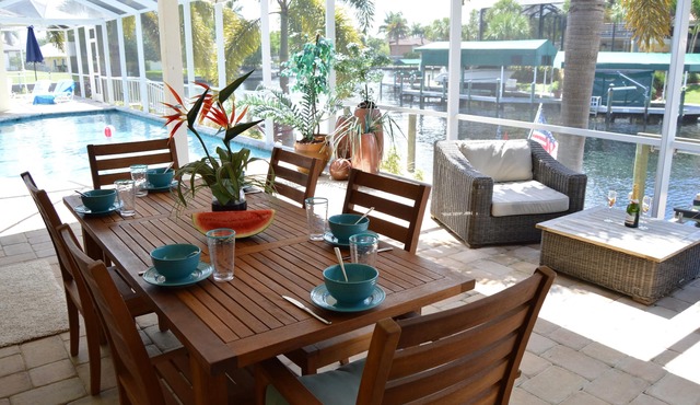 Villa near Cape Harbor, with large pool, whirlpool