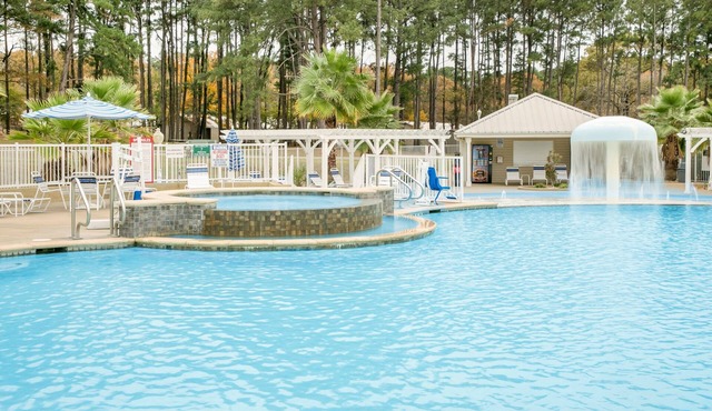 Villa Near Lake Palestine