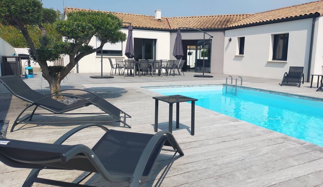 Villa near Les Sables d'Olonne with private pool 15 minutes from the beaches!