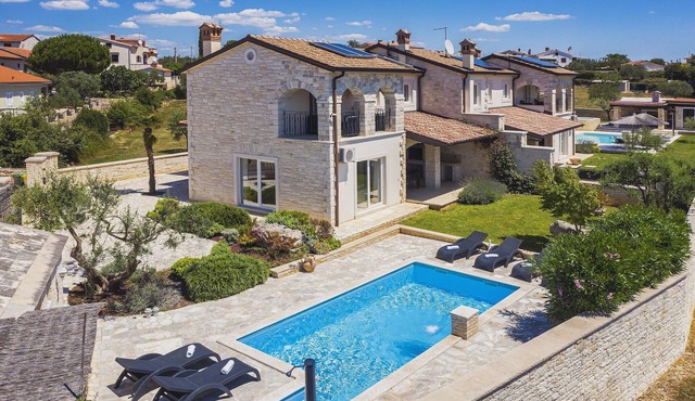 Villa near Rovinj with Pool and Sea Views