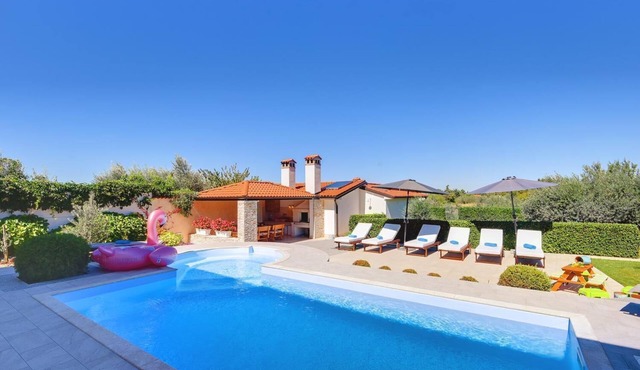 Villa near Rovinj with private pool, sauna, jacuzzi and gym