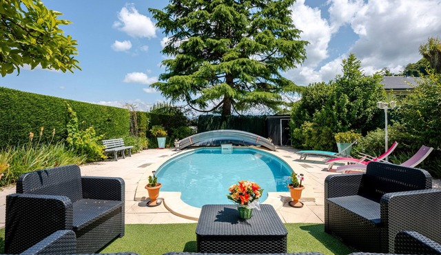 Villa near the lake, with mountain views, private pool and Wi-Fi