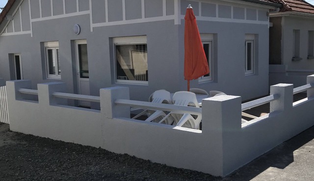 - VILLA NEAR THE SEA -