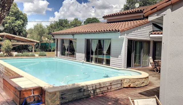 Villa near Uzès, 230m², 8 pers. Max, PMR access