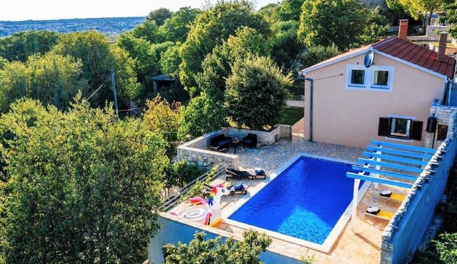 Villa near Zadar and the wine region