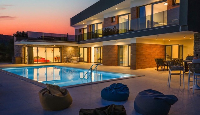 Villa Nella Foresta with private 66sqm heated pool, Whirlpool, Tennis court, Gym, Billiards, 4 en-suite bedrooms