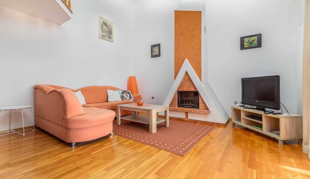 VILLA NERA Three-Bedroom Apartment