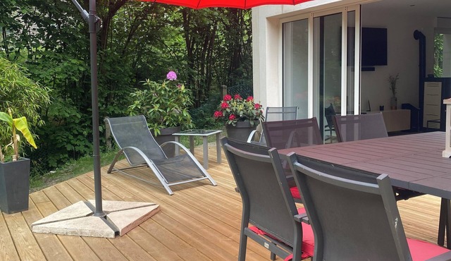 Villa nestled in the pine forest for 6 people