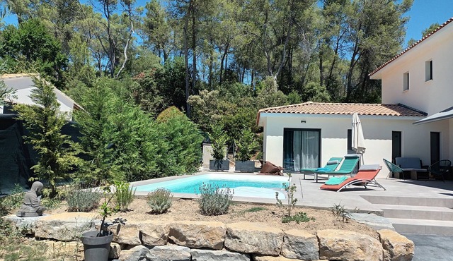 Villa Neuve 180m² Isolée Hauteurs Prades le Lez : 4 Vastes Chambres, Piscine 8x4