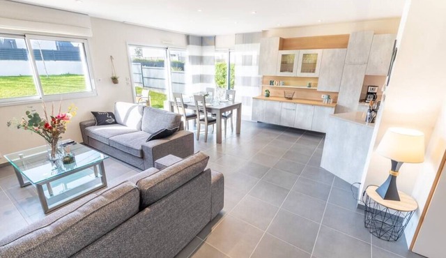 Villa Neuve Avec Jardin à 5 min de L'océan par Groom