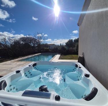 Villa neuve avec piscine,Jacuzzi aux portes du Verdon
