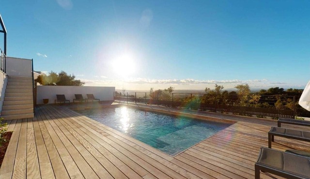 Villa Neuve Contemporaine SUR LES Hauteurs D'uzes Avec Piscine Chauffee
