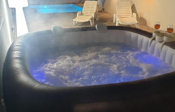 Villa Neuve Exceptionnelle avec piscine et SPA