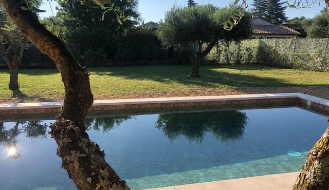 VILLA NEUVE STANDING piscine, climatisée aux portes d 'Uzès, Pont du Gard 5 min